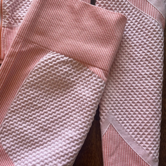 NWOT Gorgeous Pink and Orange Waffle Print Outfit crop top stripped contrast - Picture 3 of 8